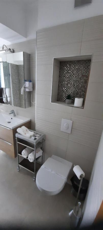 Apart Hotel Victor Mamaia Εξωτερικό φωτογραφία